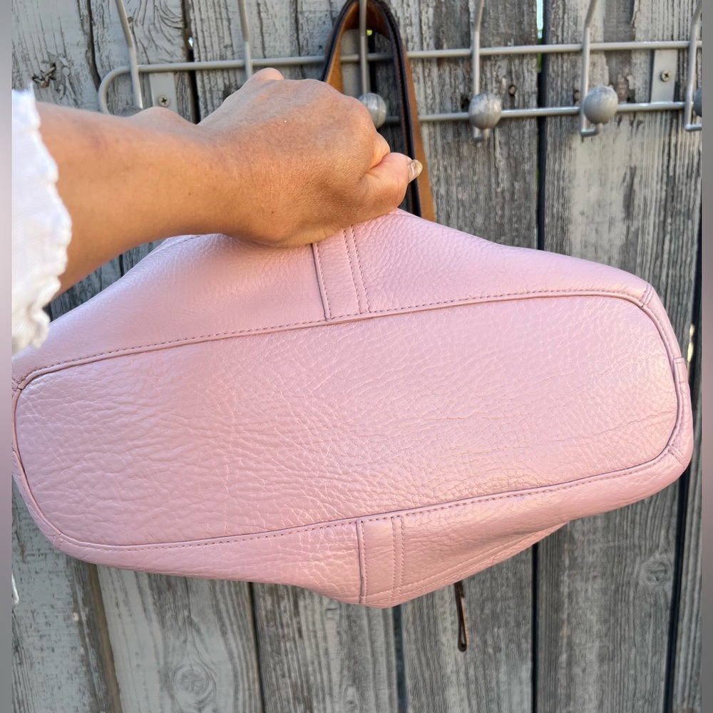Coach Large pebbled leather Hobo bag in soft pink. - Picture 12 of 17